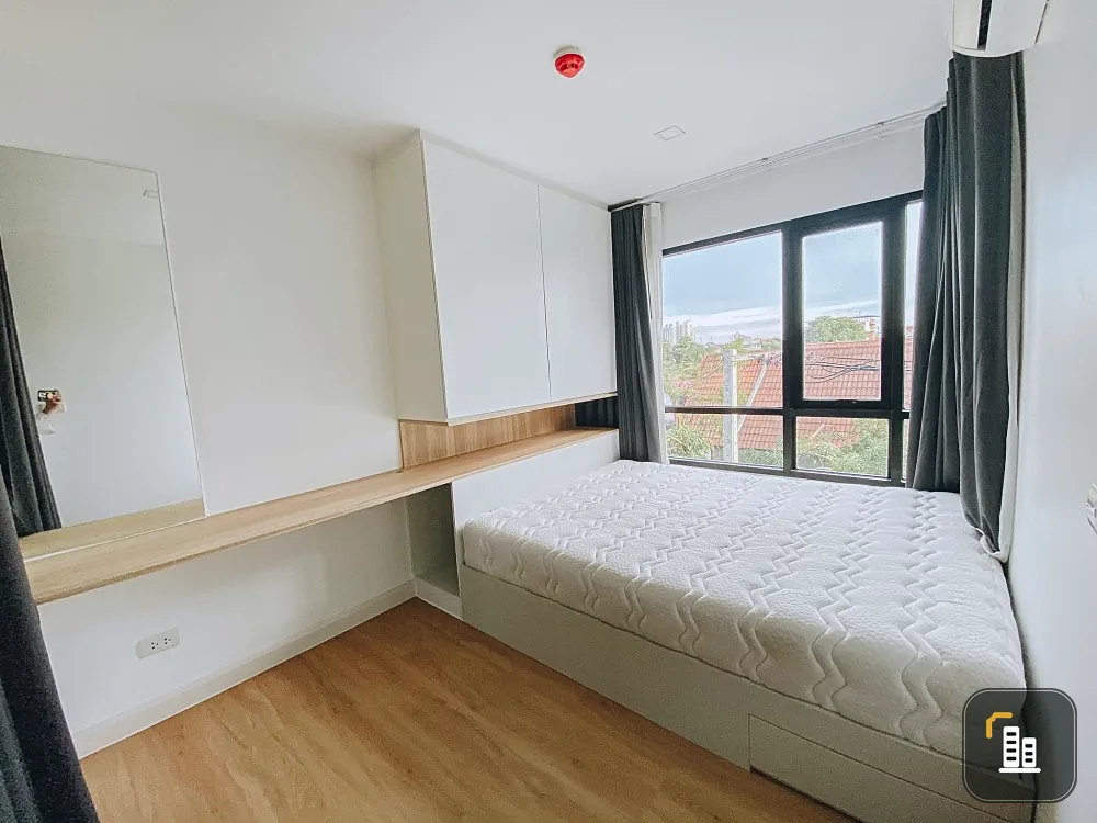 For rent, Pause ID has a walk-in closet, lots of storage space. Decorated in a minimalist style. Hurry and reserve before you miss out.