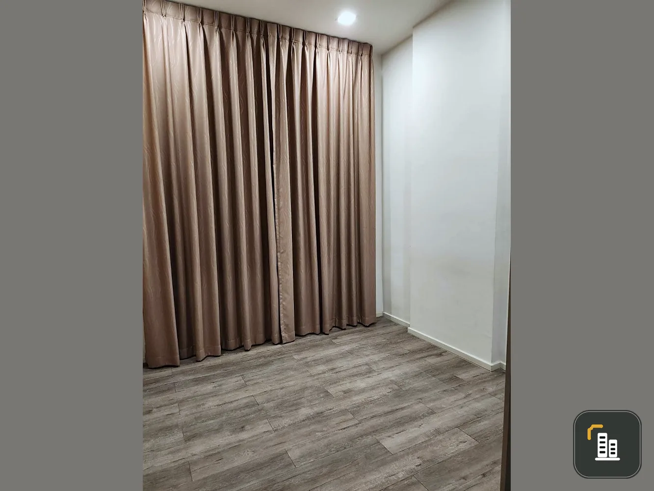 urgent !! Condo for sale: Brown Condo Ratchada 32, size 33.49 sq m., 3rd floor, corner room, just drag your bags.
