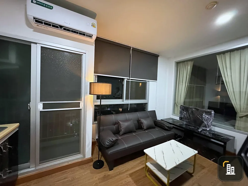 For sale: The Parkland Ratchada-Tha Phra, high floor, south side, not hot, private, with lots of furniture included. Don't wait.