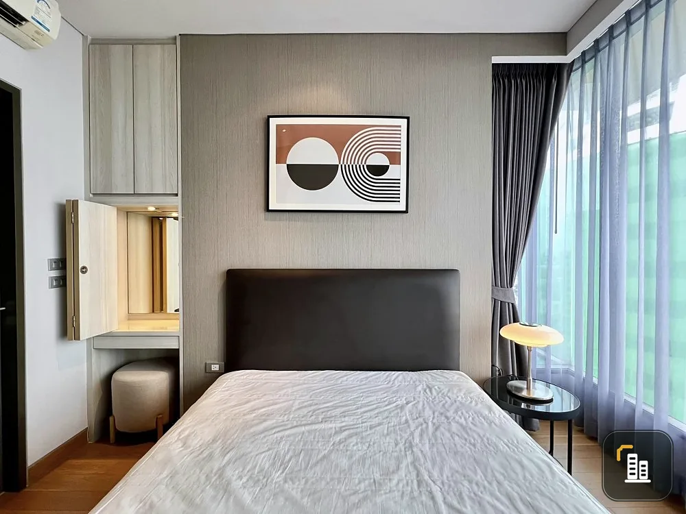 For sale, for rent, Lumpini 24, fully furnished, east side, decorated well, comfortable, very warm, reserve now.