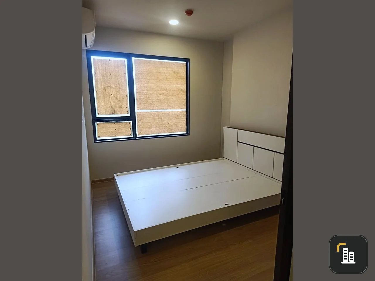 Urgent sale, Chewathai Pinklao, spacious room, area divided into clear proportions. Special prices that you shouldn't miss.