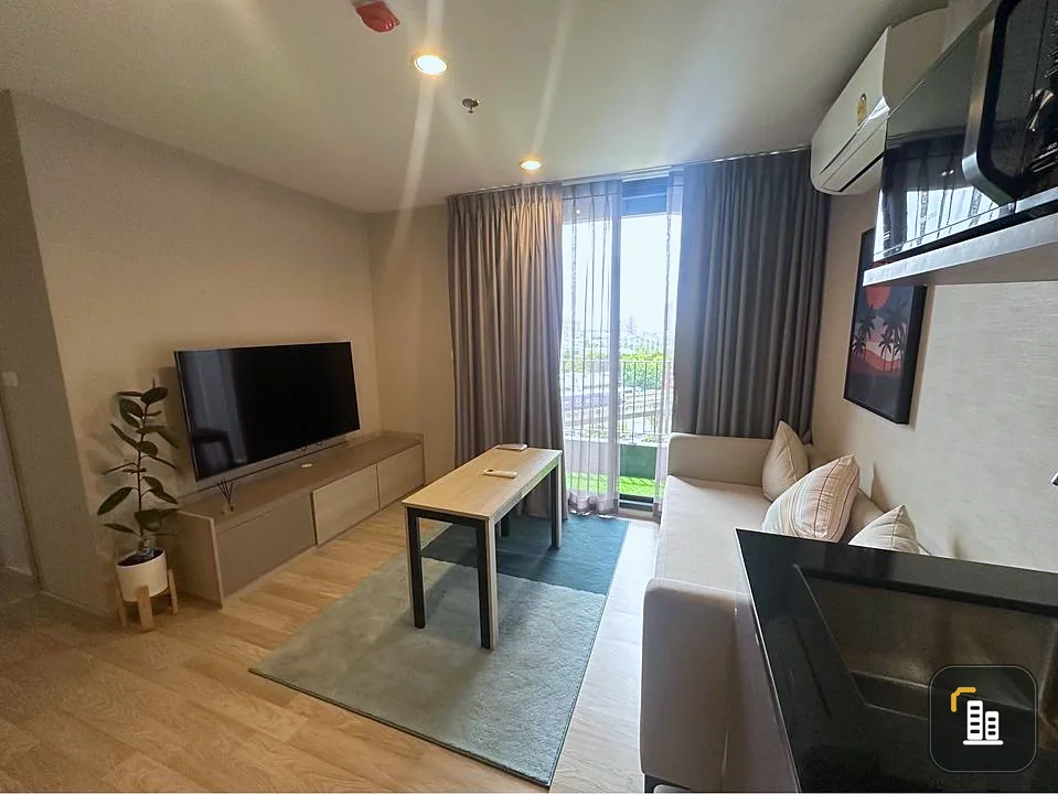 For rent, Ideo Mobi Sukhumvit East Point, north balcony, not hot, has a big screen TV that you can watch to your heart's content. Book now.