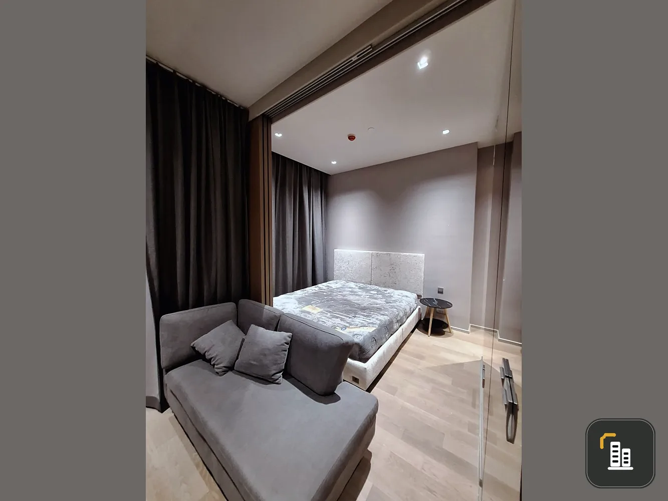 For rent!! Condo Ashton Silom, bright and comfortable room, fully furnished, convenient transportation, book now!!