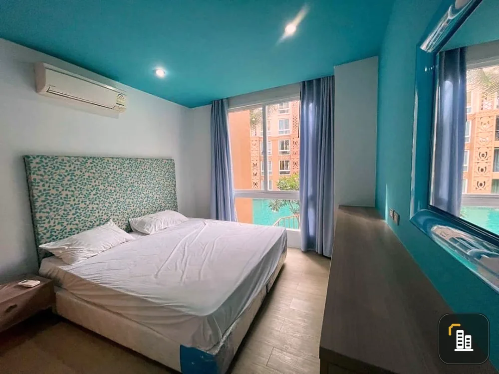 For sale: Atlantis Condo Resort Pattaya, fully furnished room. Got a view of the swimming pool. Spacious room. If interested, reserve now.