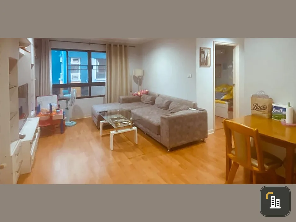 For sale Lumpini Ville Sukhumvit 77, large room, comfortable. There is a large screen TV. Just carry one bag and move in.