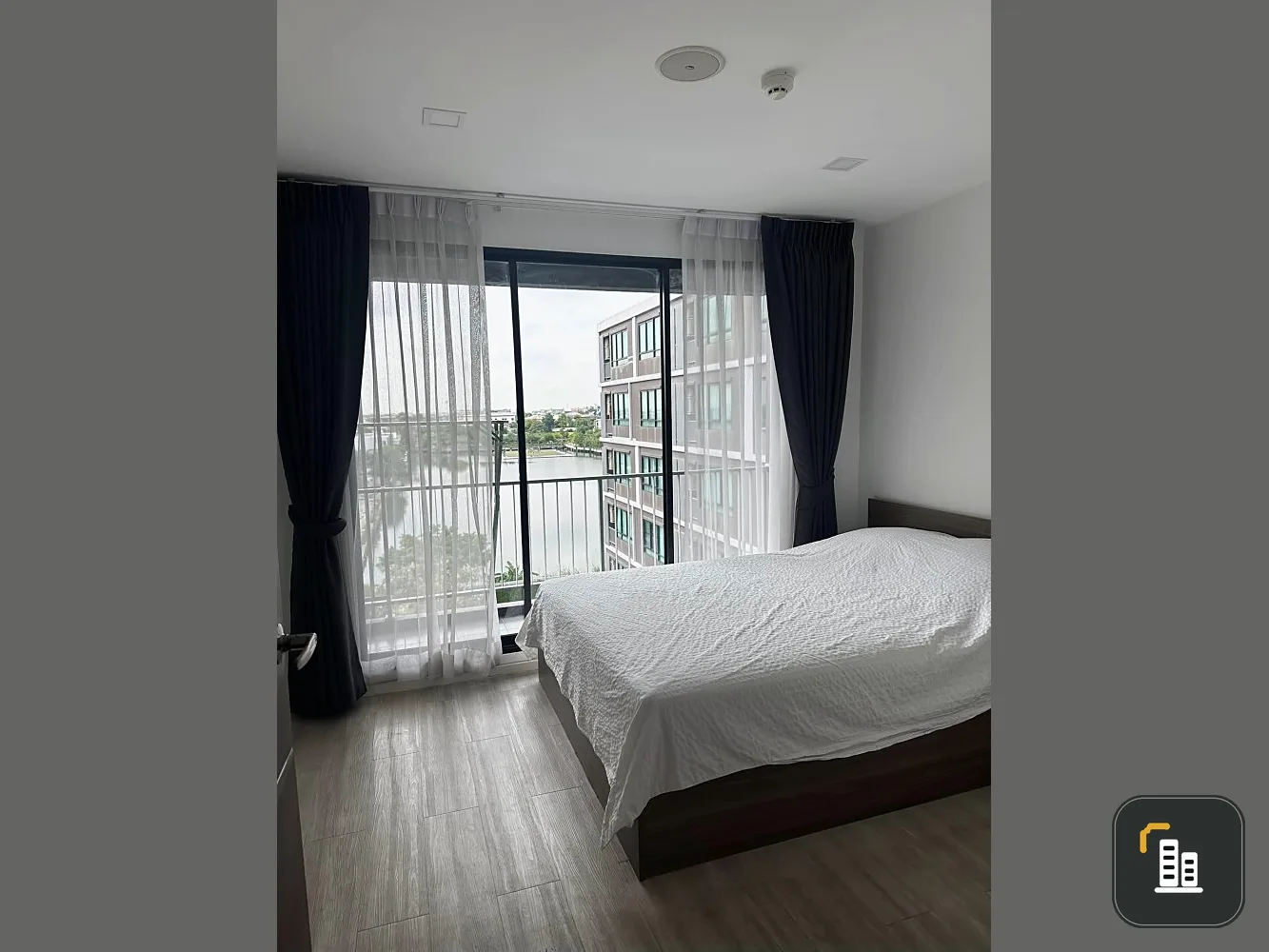 For rent: Atmoz Lat Phrao 71, 7th floor, swimming pool and lake view, fully furnished room, nice to live in. Book now, urgent.