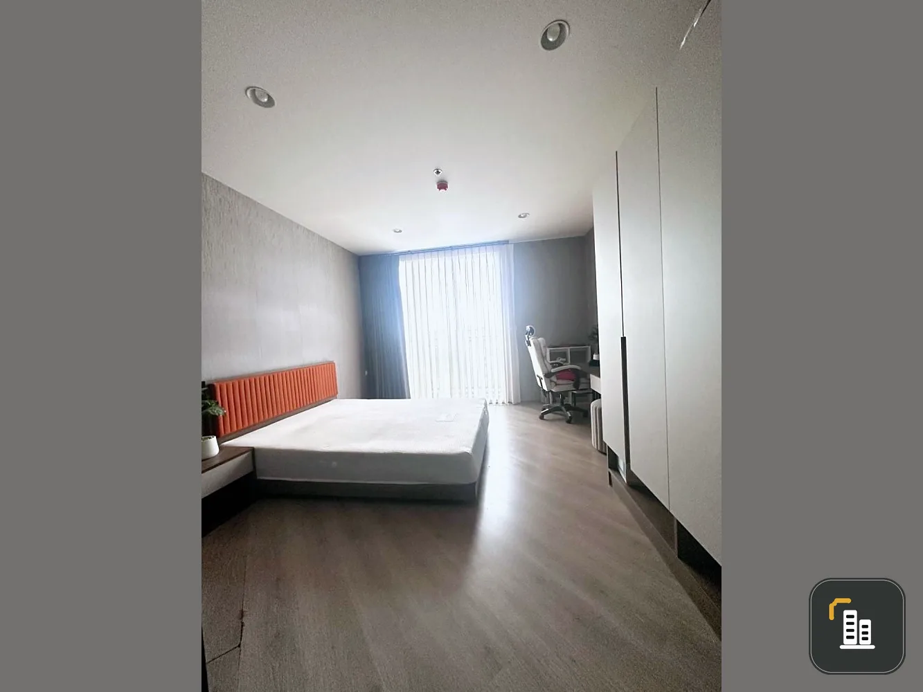 For rent, The Base Saphan Mai, clean room, airy, very comfortable. Fully furnished, ready to move in, reserve now.