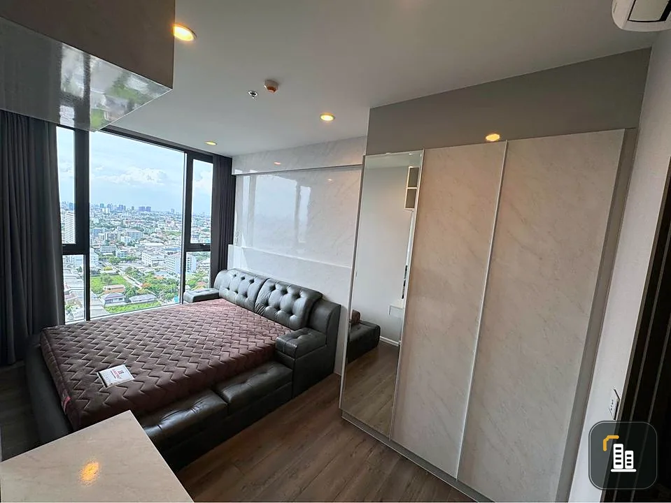 For rent or sale, Whizdom Essence, well decorated room with built-ins. Complete with electrical appliances, don't miss it.