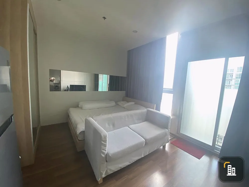 For rent, Noble Revolve Ratchada 2, 35th floor, comes with complete decorations. Book now, don't miss it, hurry up.