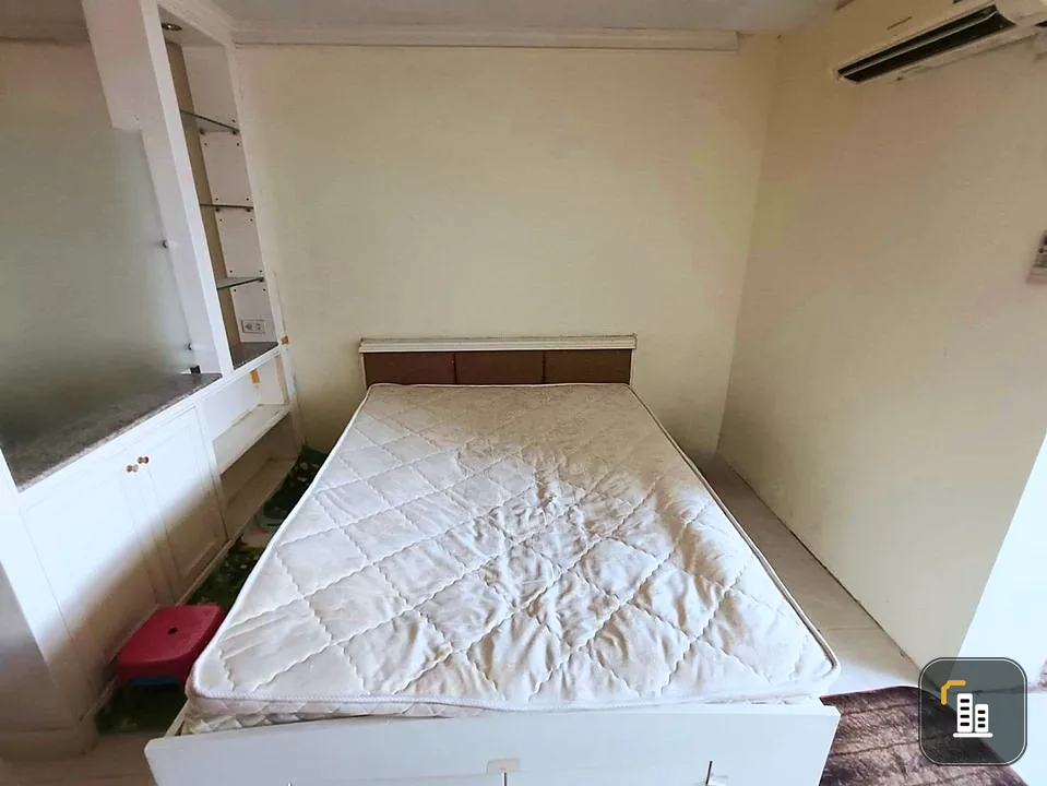 For sale, for rent, Ratchada City 18, has built-in furniture, good location, convenient travel, many entrances and exits, book now.
