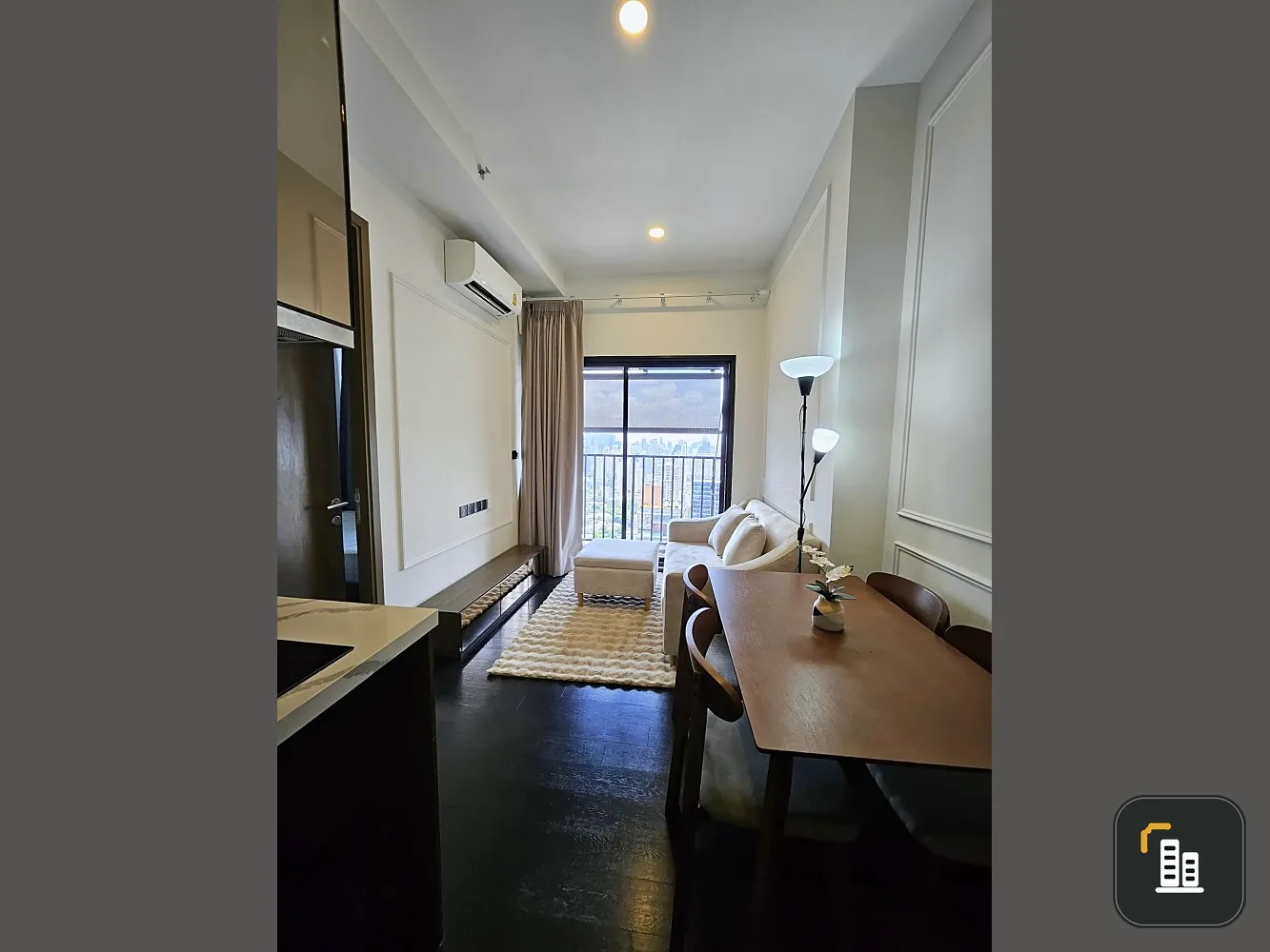 For rent, Park Origin Thonglor, highest floor. Beautiful city view Decorated with airy, white, clean, good like this. Book now.