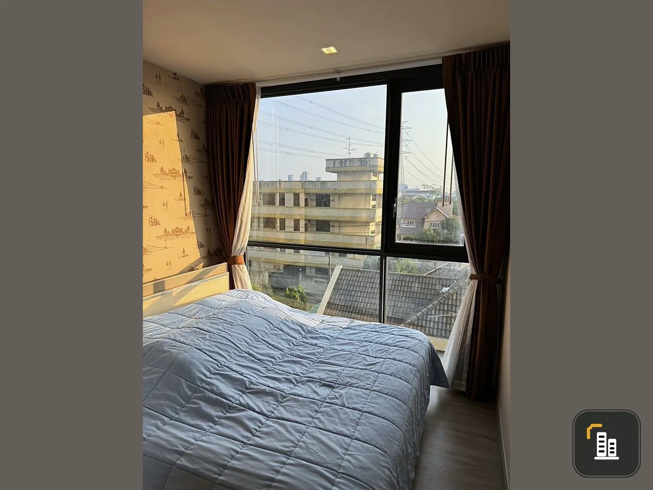For sale: The Line Wongsawang, 4th floor, well decorated room. Install wallpaper throughout the room. Make a reservation and become the owner.