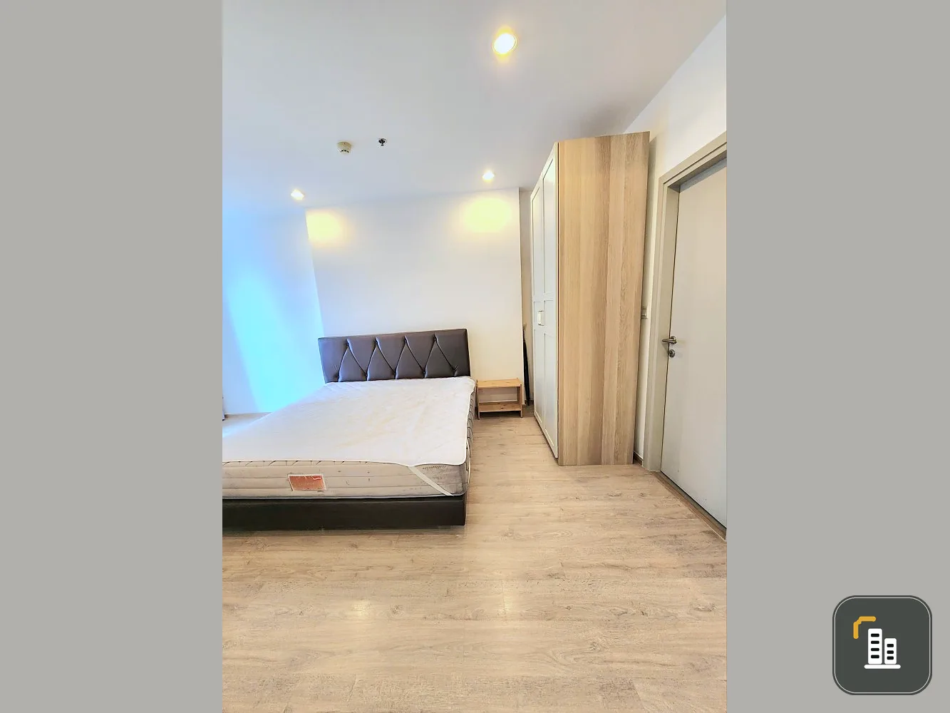 For sale/rent Ideo Chula Samyan, 12th floor, separated room. Convenient travel Rooms come and go very quickly. Don't miss it.