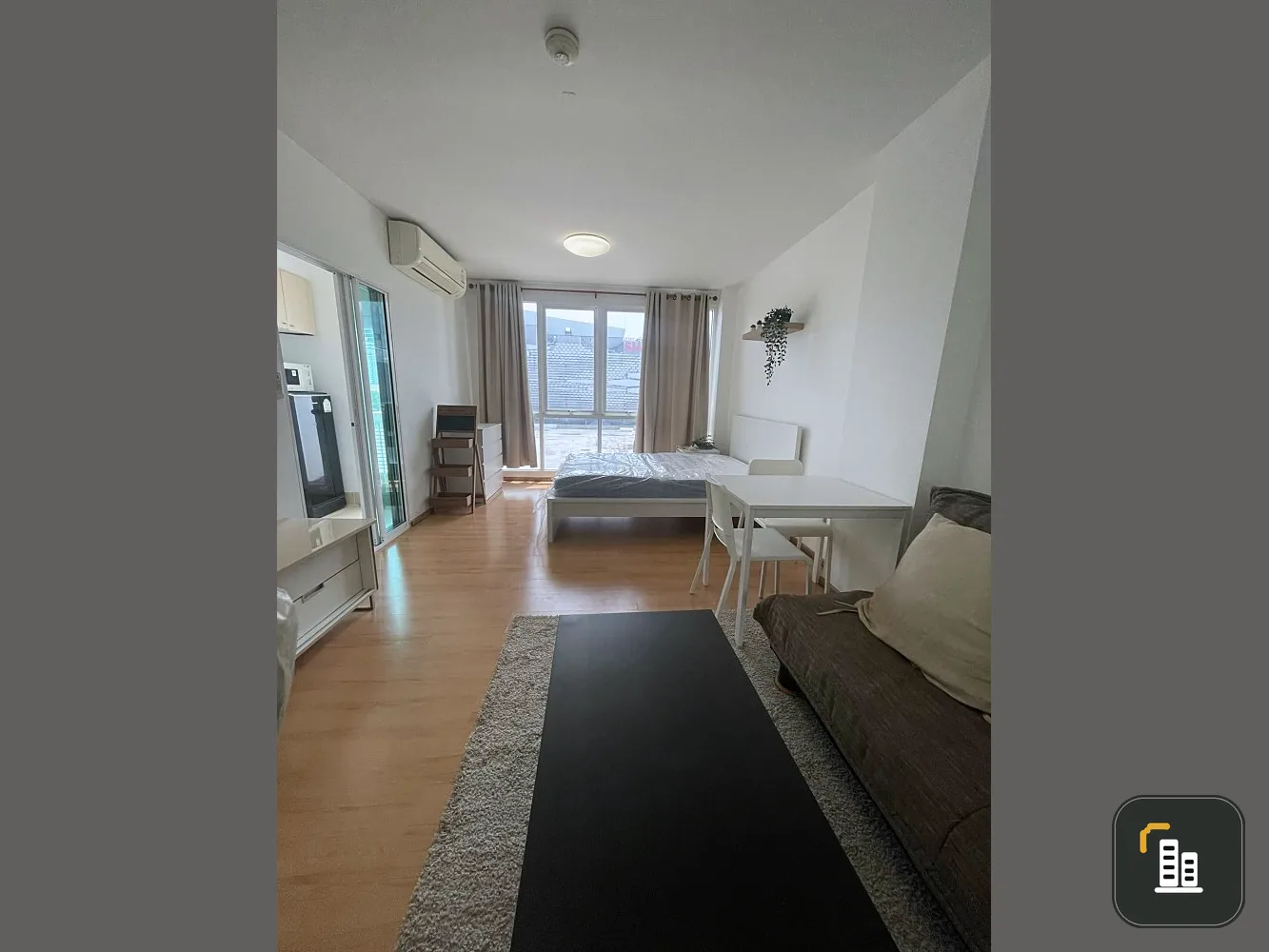 For sale: Kris Garden, clean, airy room. Very nice to live in. Good built-in wardrobe and kitchen. If you don't reserve, you'll miss a lot.