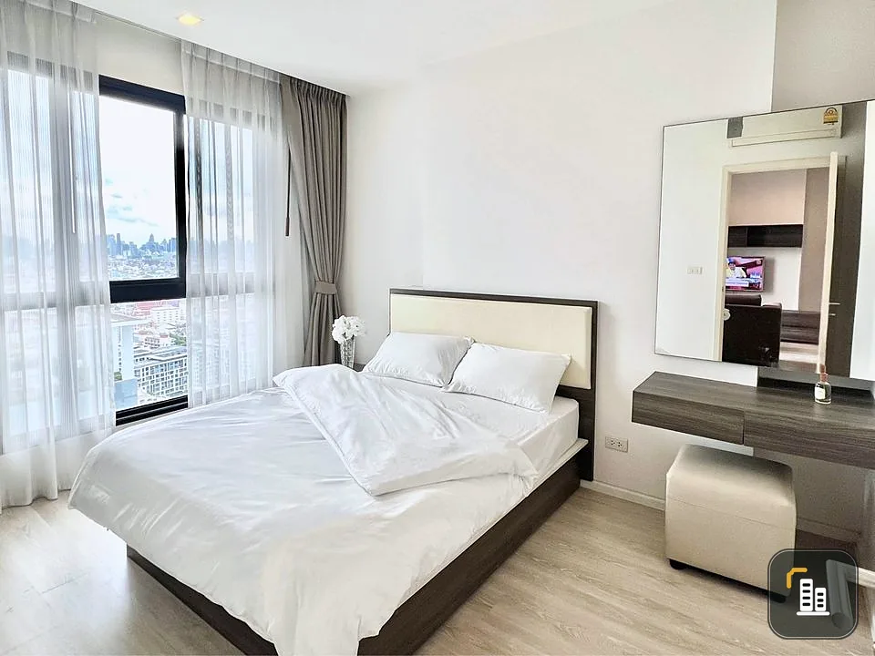 For rent: Quinn Ratchada 17, spacious room, 29th floor, high view, great price. You must hurry and reserve quickly.