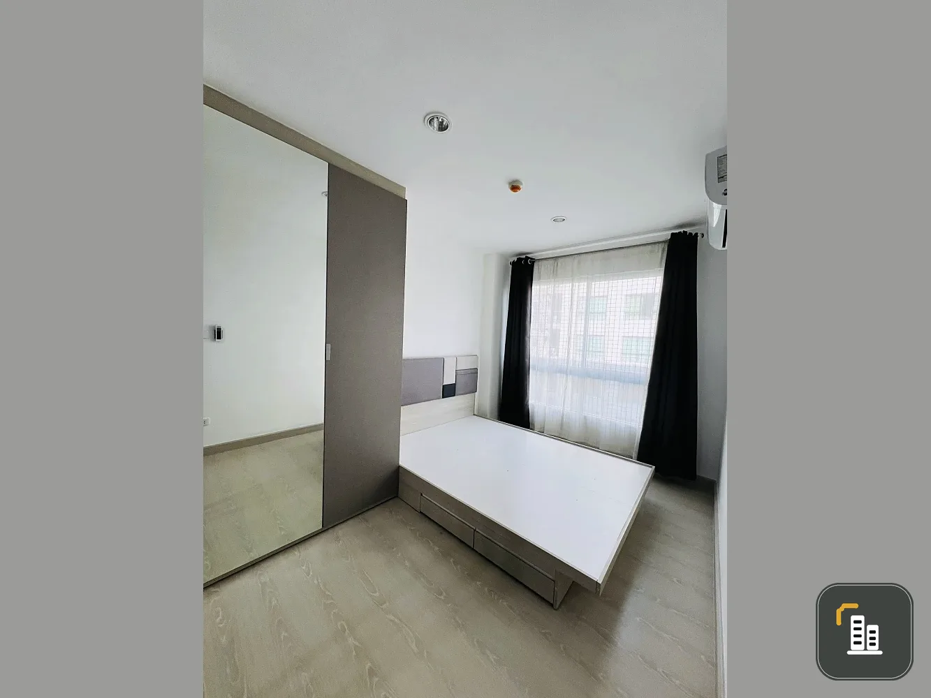 For sale: Niche ID Sukhumvit 113, 4th floor, comes with complete decoration. If you are interested in becoming an owner, hurry and reserve now.