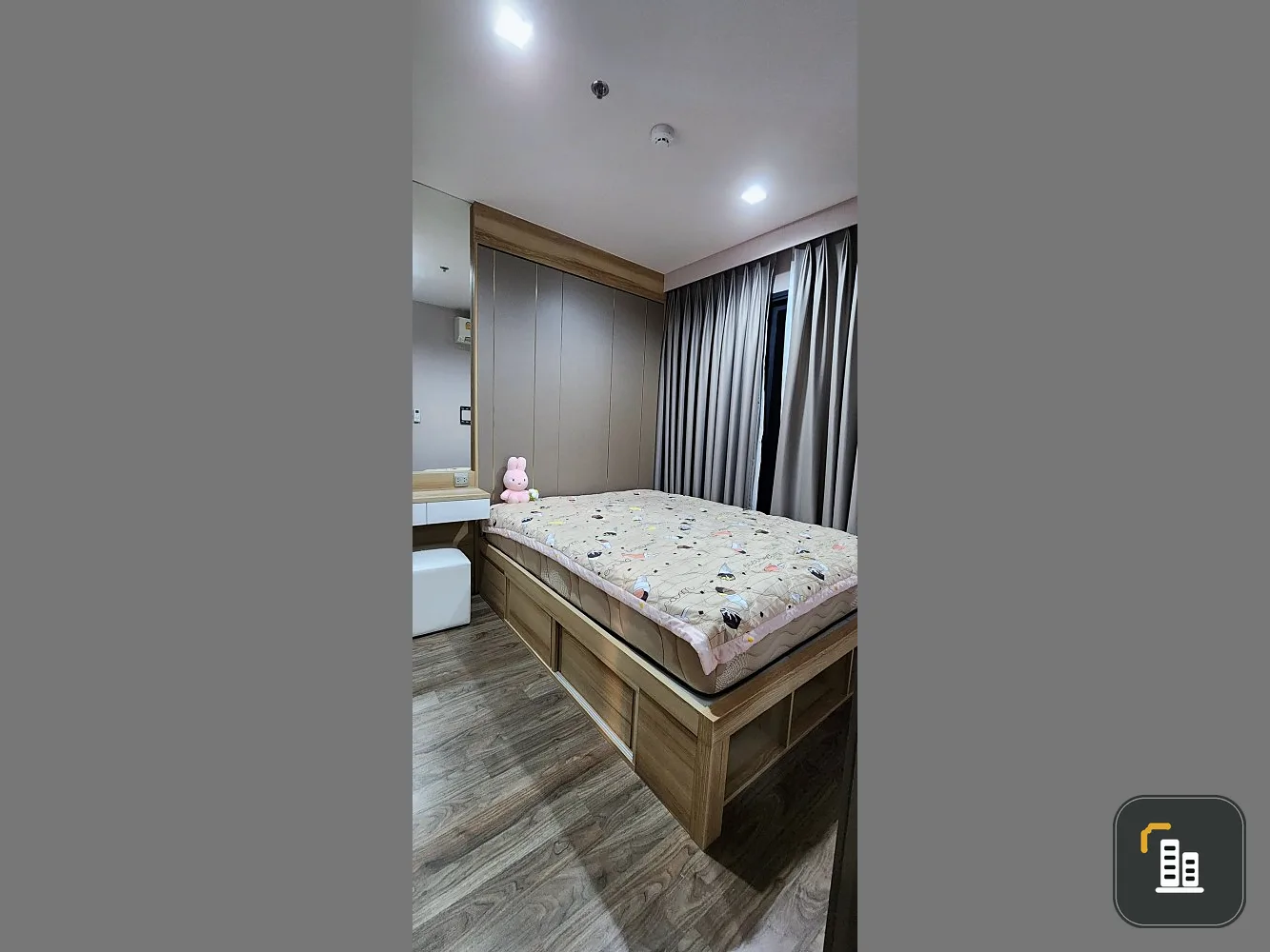 For rent, Life Ladprao Valley, city view is very beautiful, even more beautiful at night. Excellent built-in bedroom. Book now.