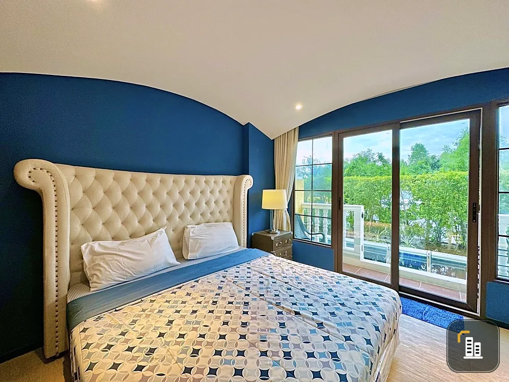For sale: Venetian Signature Condo Resort Pattaya (Jomtien), 1st floor, next to swimming pool. Feel Pool Villaver Urgent