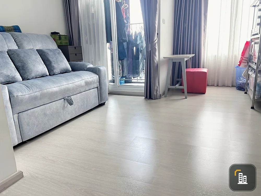 For sale: Chapter One Eco Ratchada-Huai Khwang, 12th floor, corner room, fully furnished, ready to move in. Book now, urgent.
