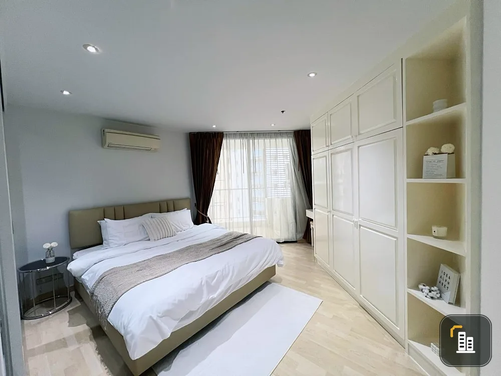 For rent 59 heritage, very spacious room. Comes with full amenities Don't miss it.