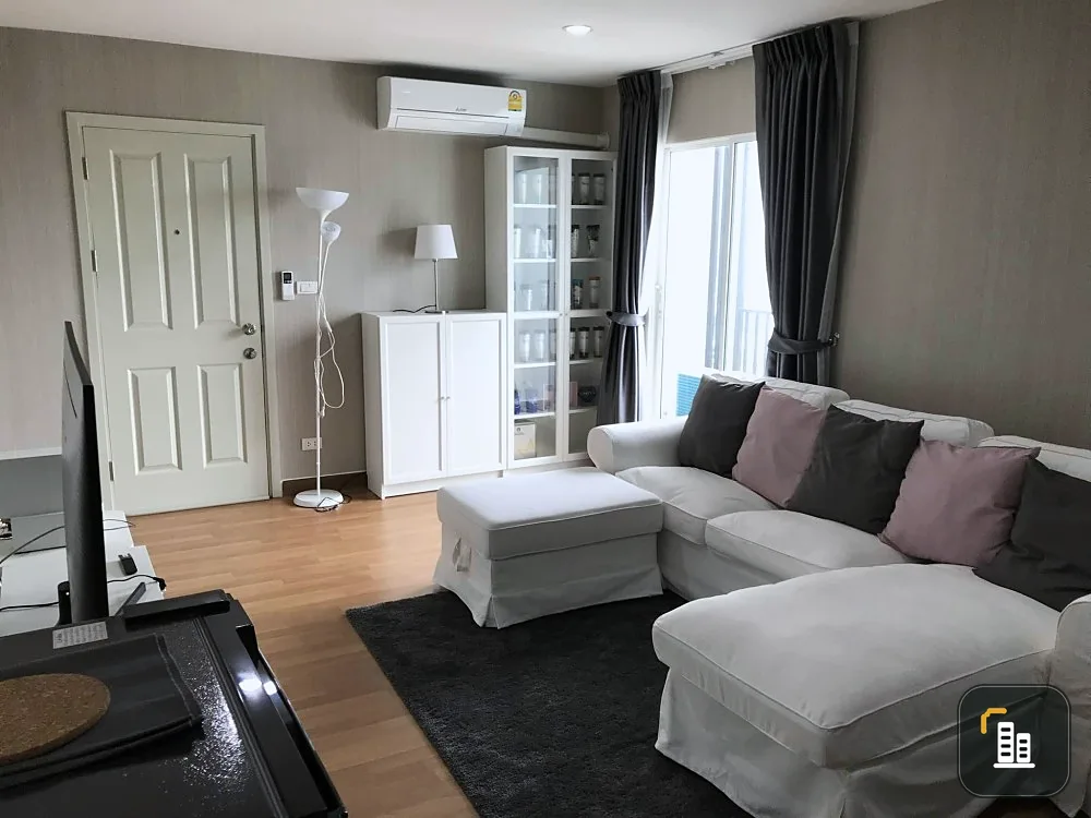 For sale: Regent Home Bang Son, 22nd floor, great city view, airy room, easy on the eyes, comes with lots of extras. Reserve quickly.