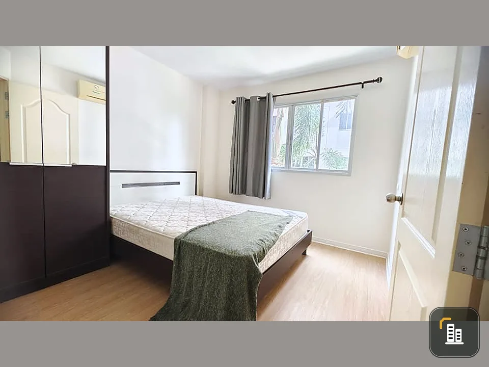 For sale, for rent, Lumpini Condo Town Rattanathibet, clean room, bright, nice to live in, plus complete furniture. If you don't reserve, you'll miss