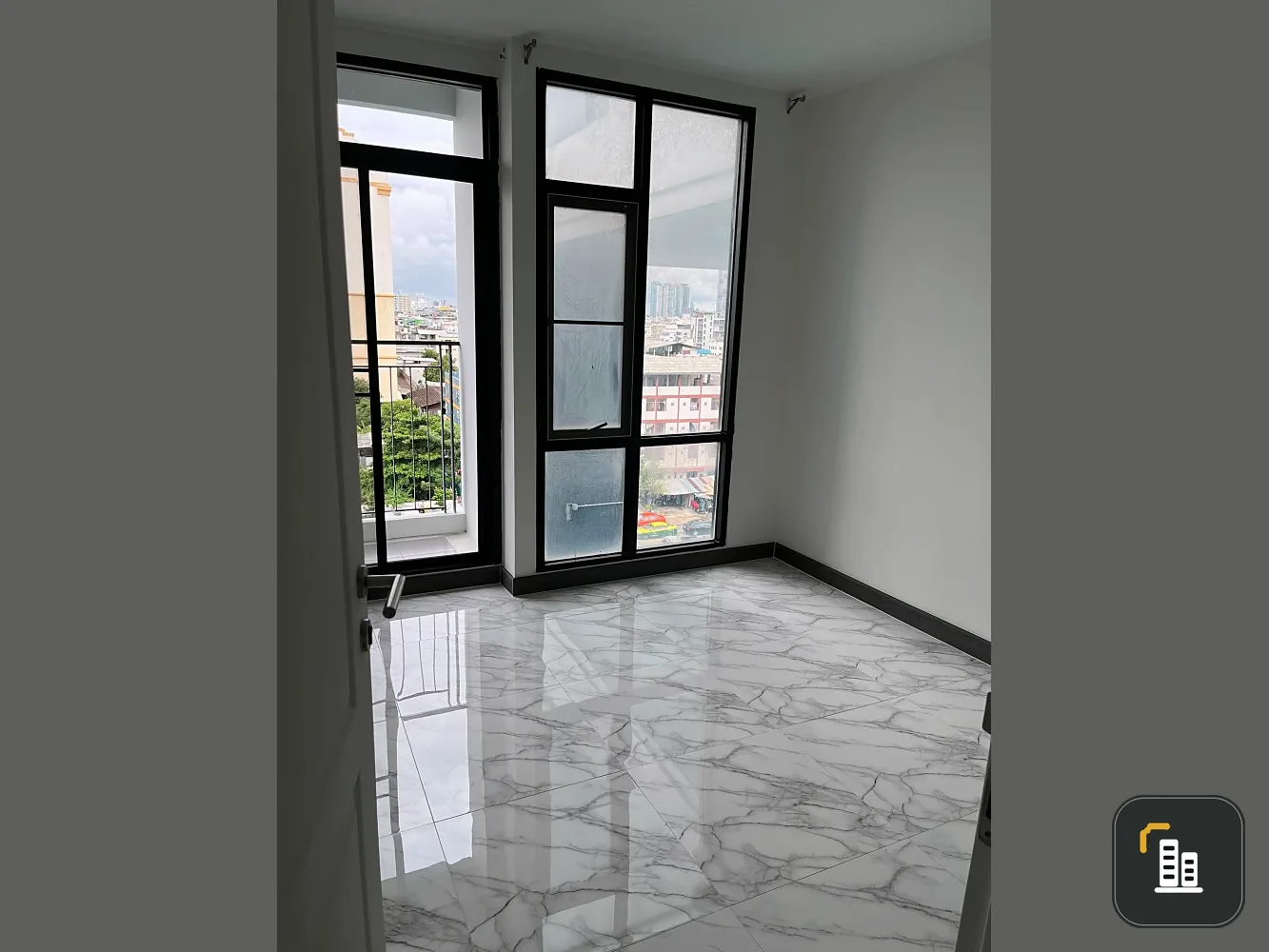 For sale: Bangkok Horizon Sathorn-Narathiwat, empty room, partitioned room, those who like to decorate must not miss out, book now.