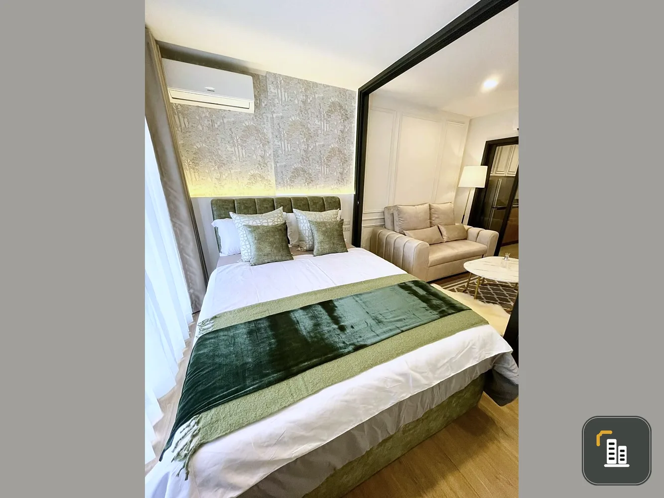 For rent: The Line Vibe, 5th floor, partition room, beautifully decorated, comes with complete decorations. Book now, don't miss it.