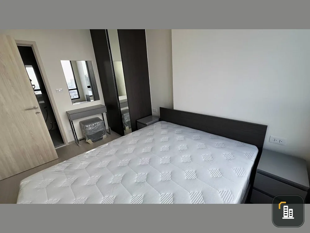 For rent NUE Noble Ratchada Lat Phrao, high floor, beautiful view, balcony view, Elephant Building, just drag one suitcase.