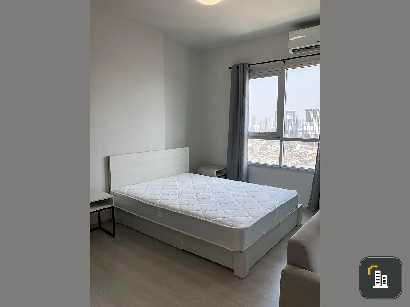 For rent: Chapter One Shine Bangpo, 29th floor, corner room, city view and Chao Phraya River. Book now, don't wait.
