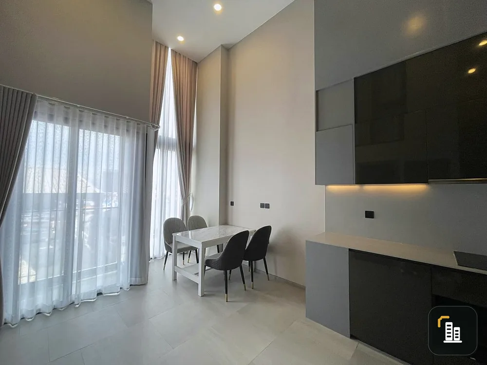 Cooper Siam for sale, DUPLEX room, high ceiling, airy, open, simple decoration, nice to live in. If you don't reserve, you'll make a big mistake.