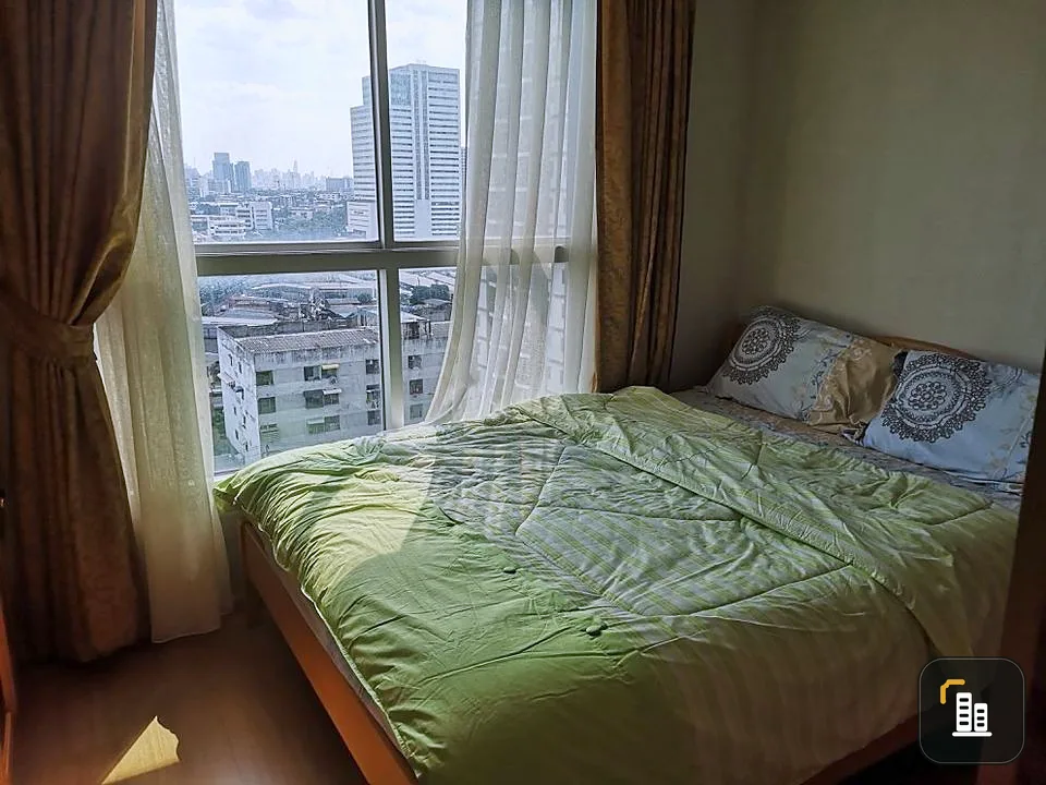 For sale: U Delight 2 Bang Sue Station. The room is not hot. Air flows in all year long. Very good ventilation. Open view, no buildings blocking it.