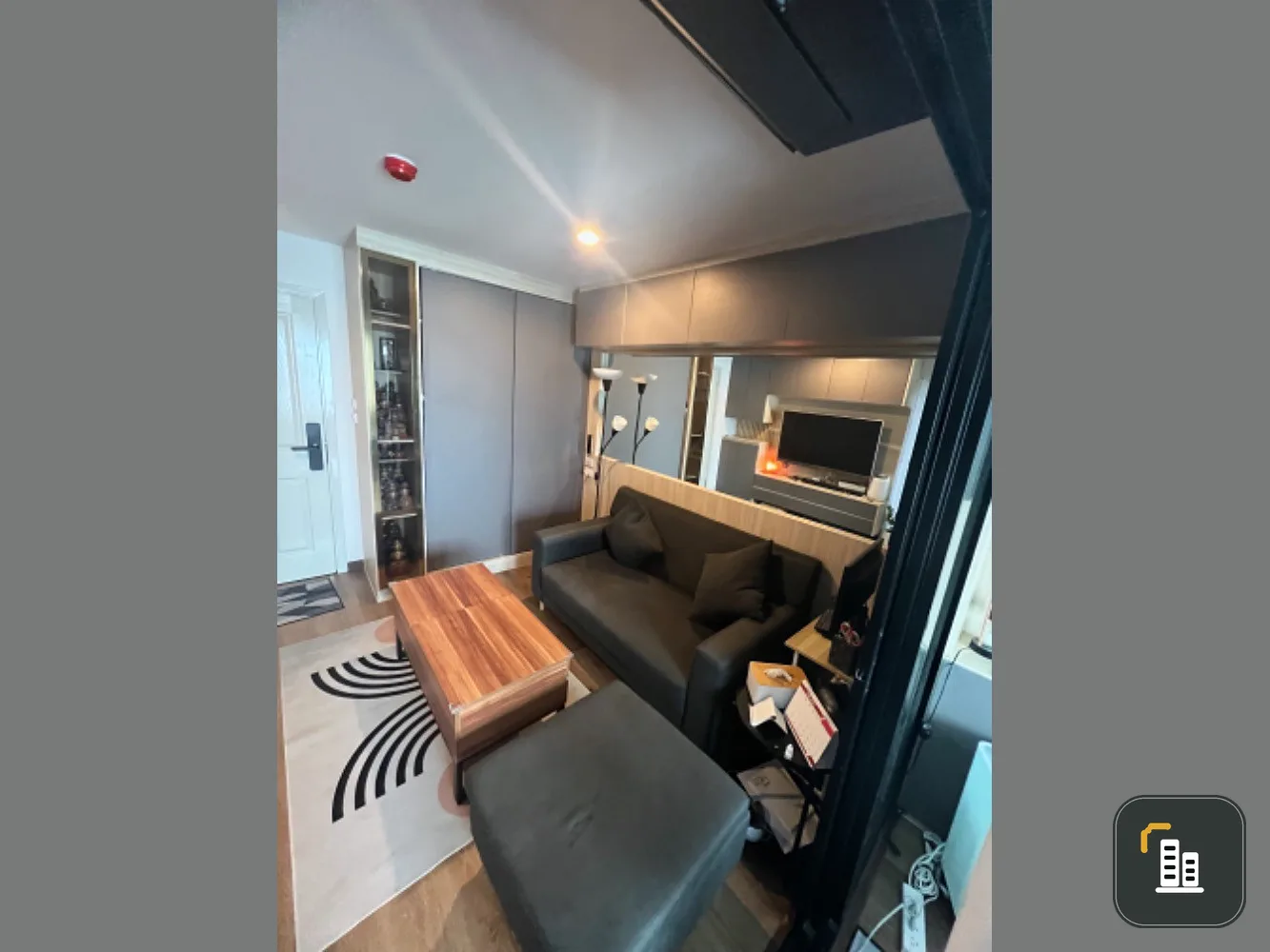 Hi Sutthisan for sale, spacious room, comfortable to live in, comes with complete decorations. Book now, don't miss it, hurry up.