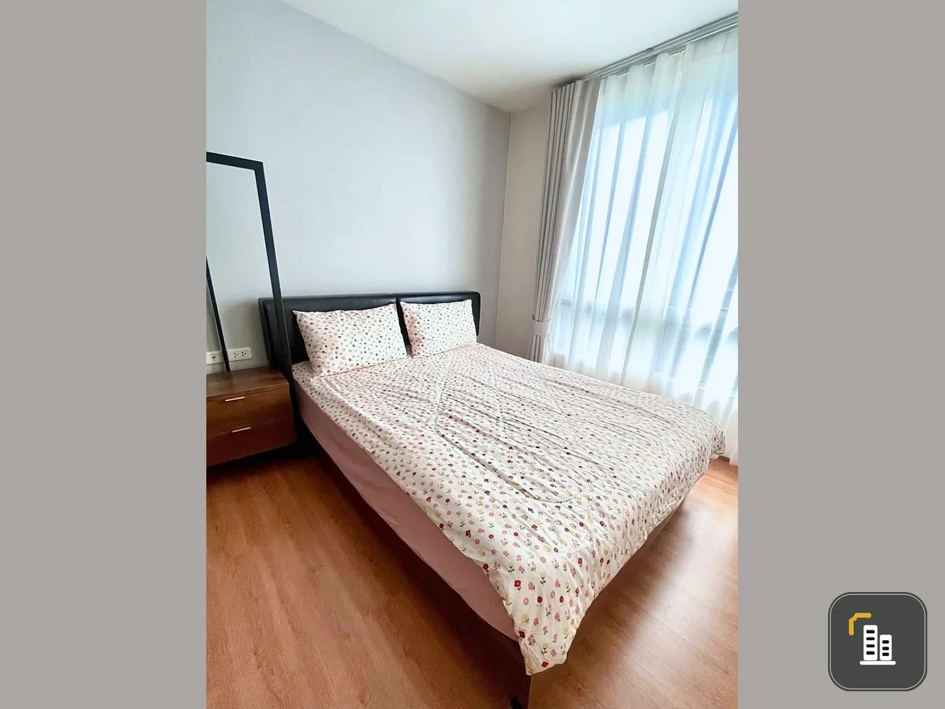 For sale The Base Sukhumvit 77, corner room, 28th floor, beautiful view, great price, hurry up and own it today.