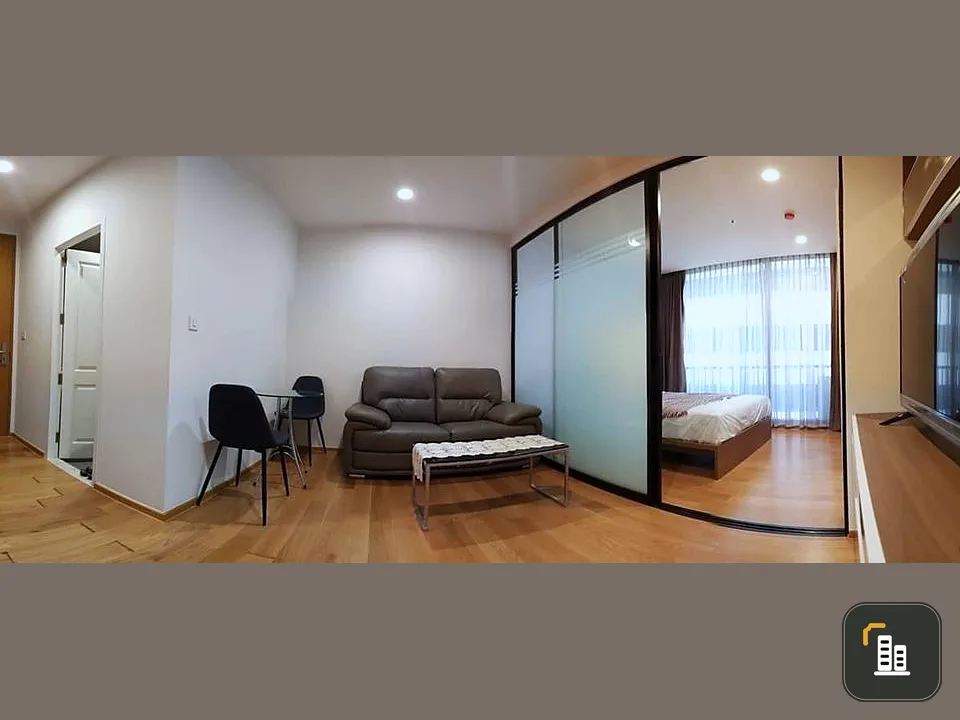 Noble Revo Silom for sale, clean room, comfortable to the eyes, fully furnished. Just carry one bag and move in.