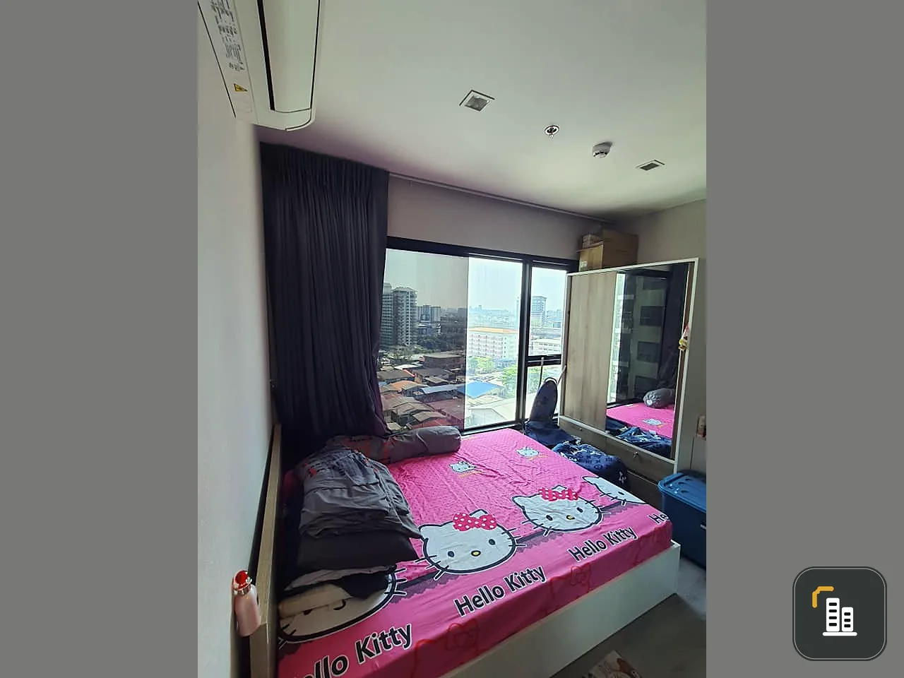 Condo for sale, The Politan Rive, swimming pool view, fully furnished, complete electrical appliances, good price, book now.