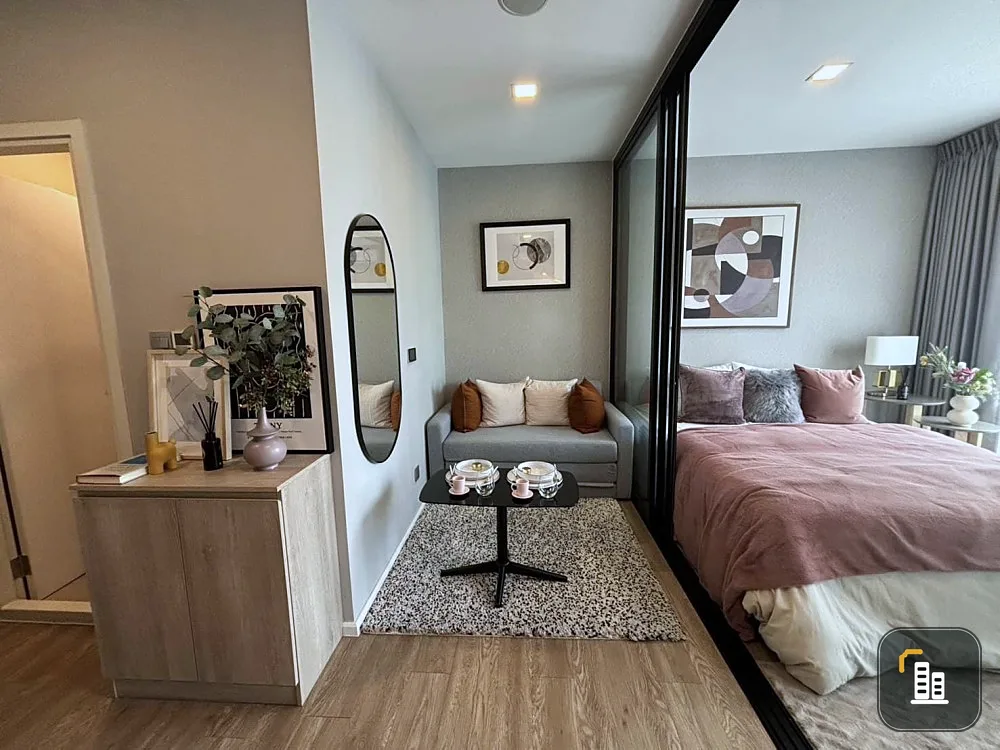 For rent, Modiz Sukhumvit 50, high ceilings, airy, comfortable, not cramped, has a good sofa bed. Just come and move in.