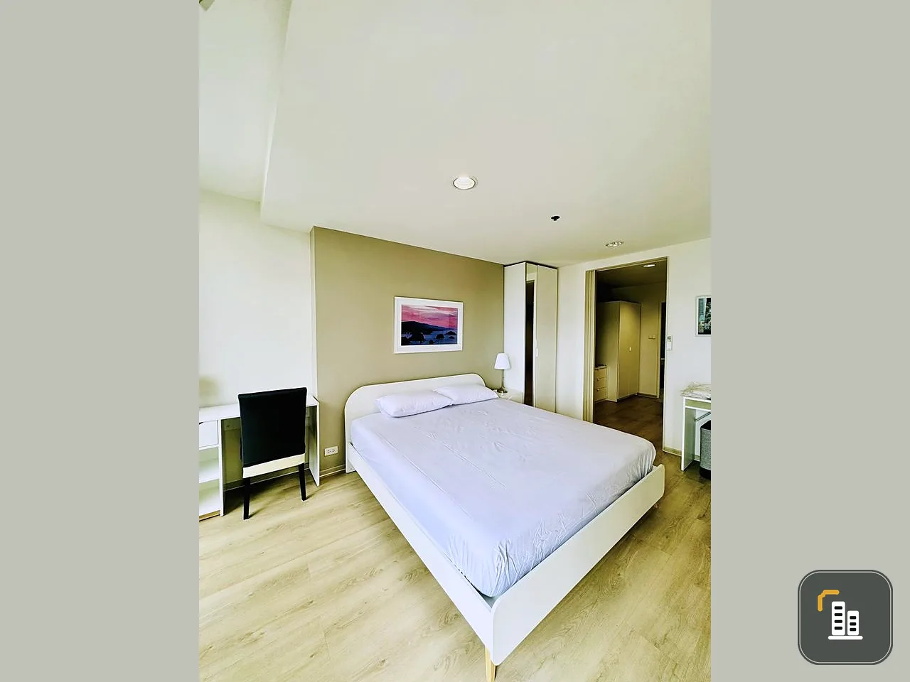 For rent, Waterford Diamond Sukhumvit 30/1, decorated in a simple, elegant way, very livable, with a very beautiful view, don't miss it, urgent.