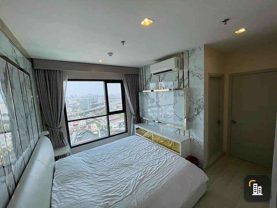 For rent, Condo Life sukumvit 48, 2 bedrooms, 2 bathrooms, very beautiful built-ins, book now, fully furnished, don't miss it.