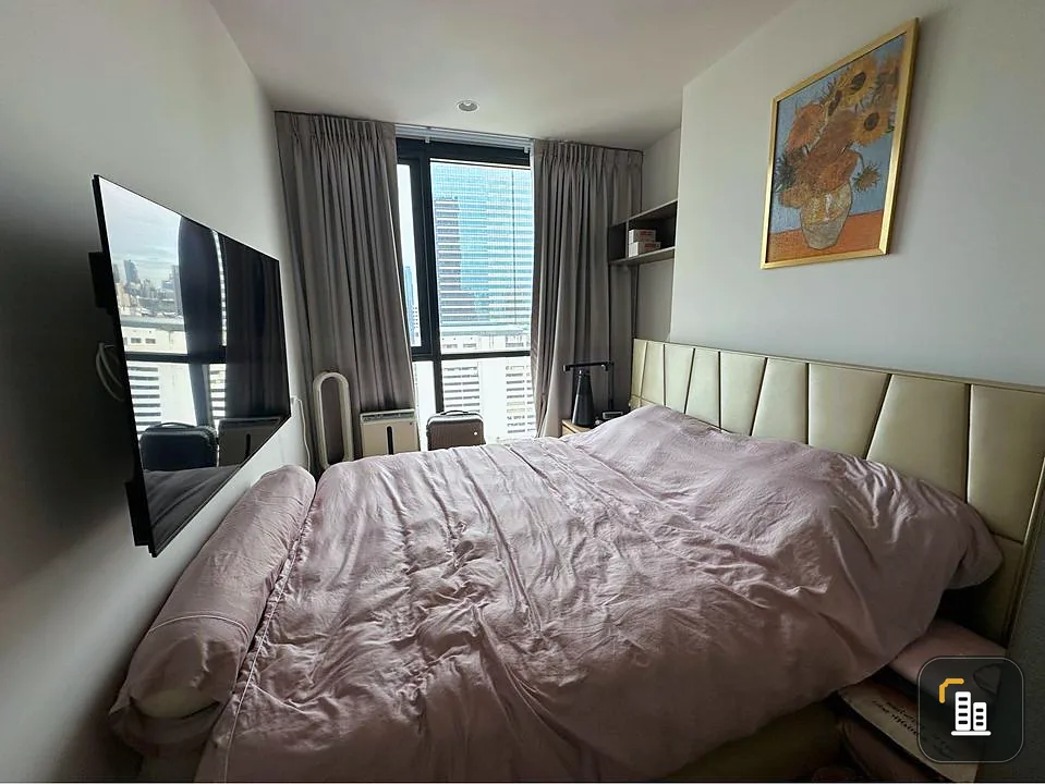 Condo for sale: Oka Haus Sukhumvit 36, large Buit-In bed, comfortable sleep, comes with lots of extras, don't miss it.