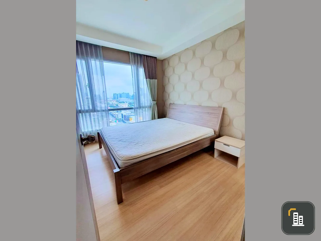 For rent, True Thonglor, 23rd floor, beautiful room, great view, extremely nice. Hurry and reserve now, don't miss it.