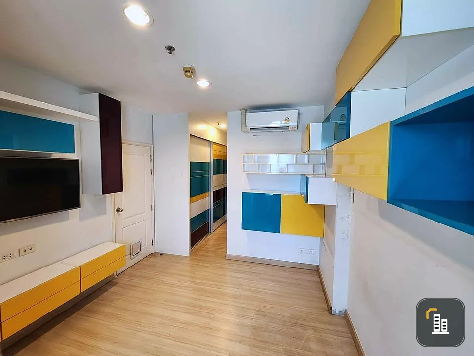Centric Scene Ratchavipha for sale, 2 bedrooms, 2 bathrooms, private corner room, comes with built-in furniture throughout the room, hurry and reserve
