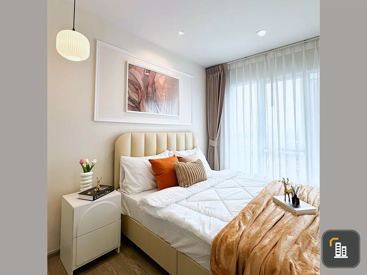 For sale: Regent Home Bang Son, Phase 2. The room is beautifully decorated, looks good, and is very stylish. You can't miss it. Hurry and reserve now.