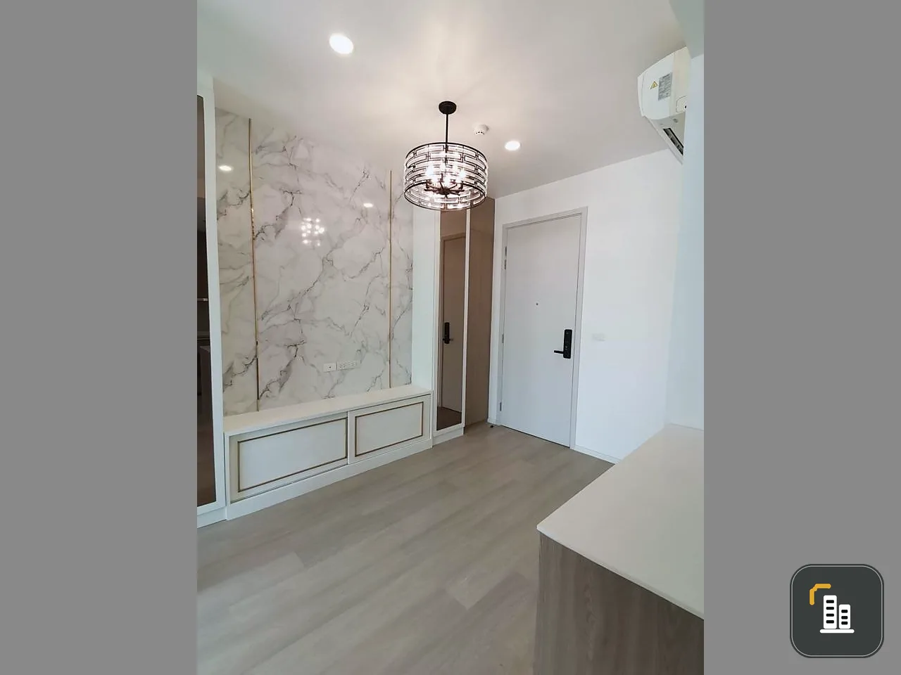 De Lapis Charan 81 for sale, designed and decorated with premium materials, Buit-In, fully furnished, very livable, don't miss it.