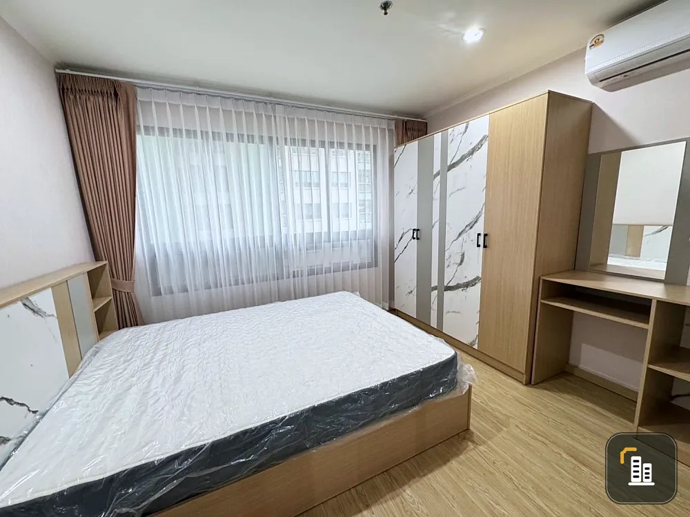For sale: Lumpini Place Ratchada-Tha Phra, empty room, 16th floor, great pool view, room divided into proportions. Room decoration line, don't miss it