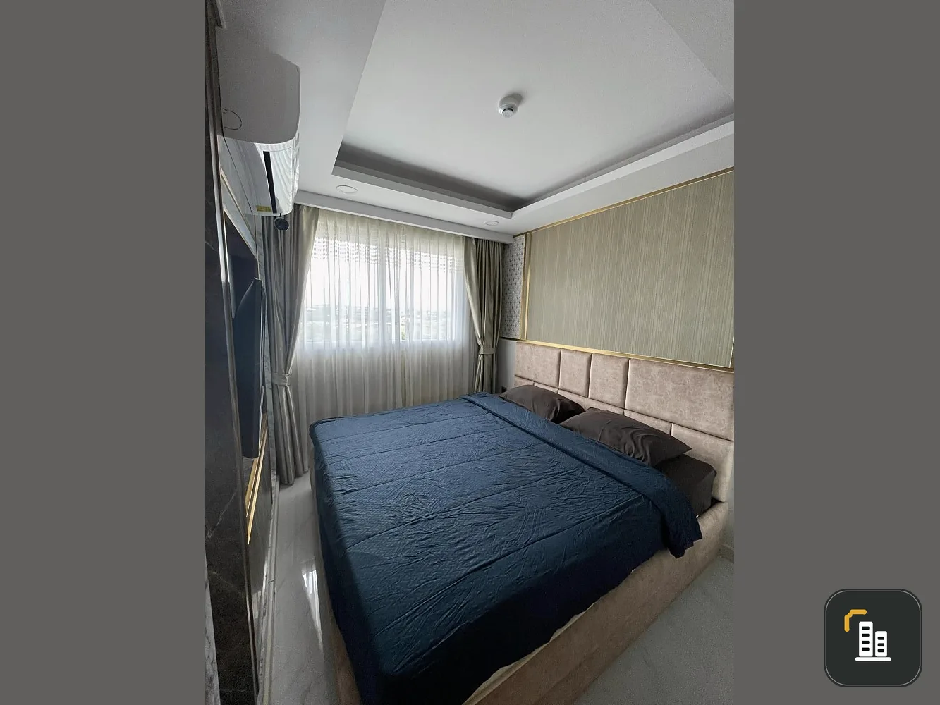 For rent, Dusit Grand Park (Jomtien), spacious room, not cramped, decorated with built-ins. Simple and elegant, looks very good. Move now.