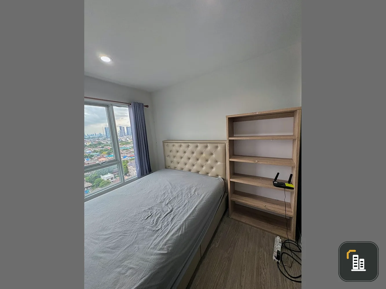 For sale: Regent Home Bang Son Phase 2, white room, comfortable to the eye, city view, with built-in furniture, book first, get it first.