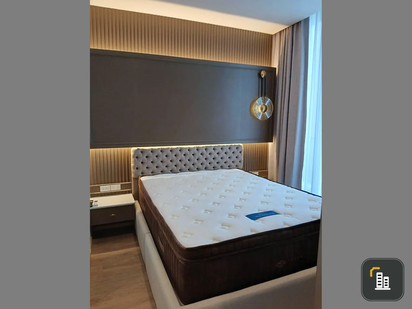 Condo for rent, Noble State 39, very spacious room, very nice decoration, with a large sofa, comfortable to sit on, book now.