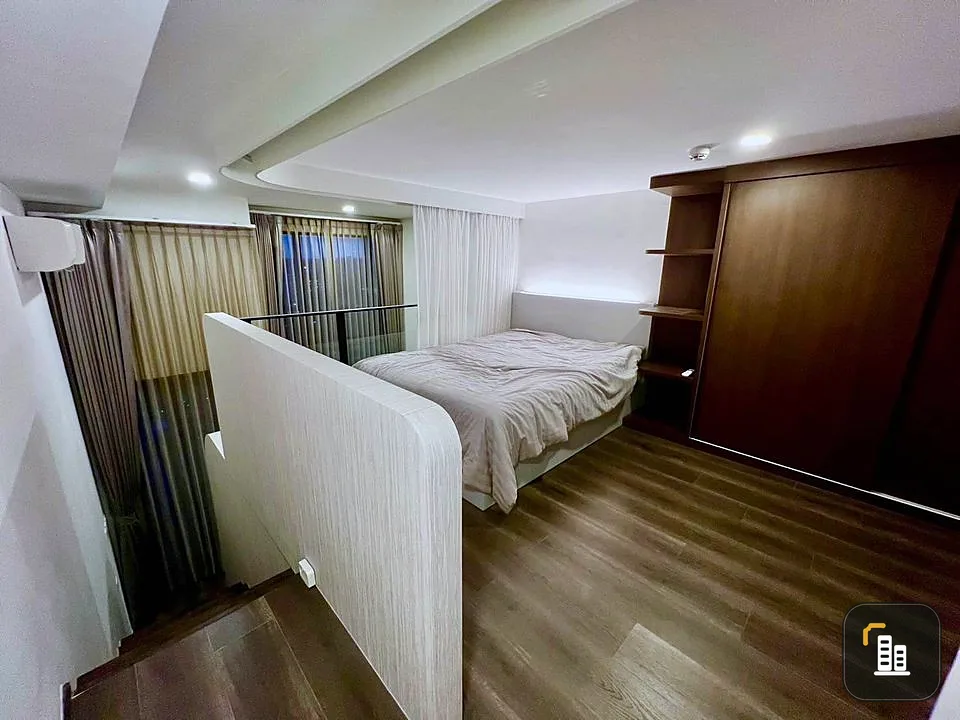 For rent/sale: KnightsBridge Space Ratchayothin, 18th floor, north side, no buildings blocking it, DUPLEX room, extremely beautiful, reserve quickly.