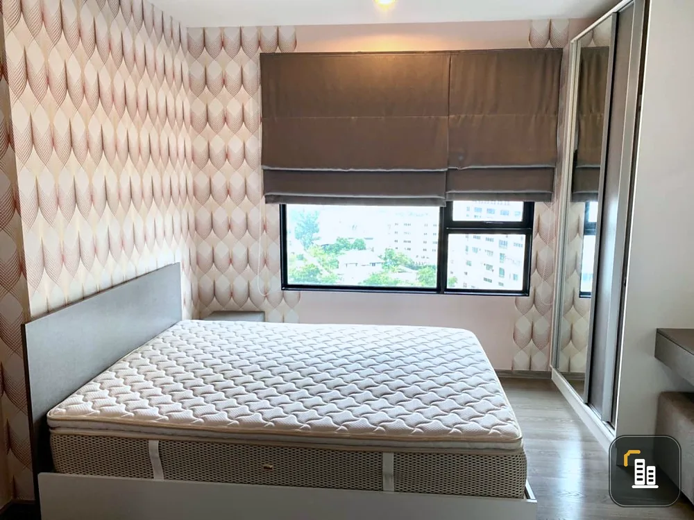For sale: Aspire Sathorn - Taksin (Copper Zone), 10th floor, swimming pool view, fully furnished room, nice to live in. Book now, urgent.